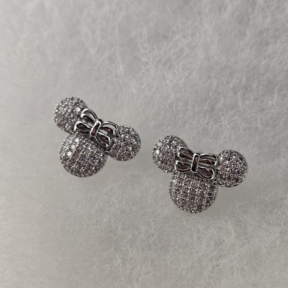 Elegant Silver Geometric Stud Earrings